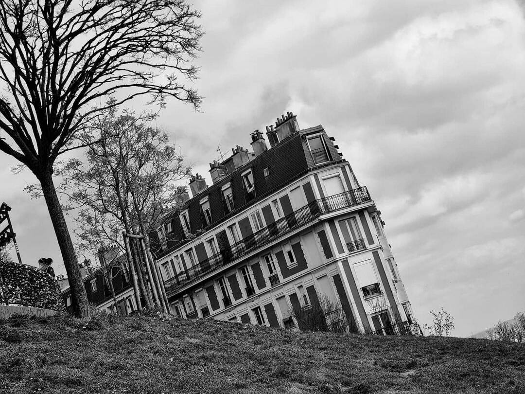 Montmartre Autrement : La Maison Qui Coule