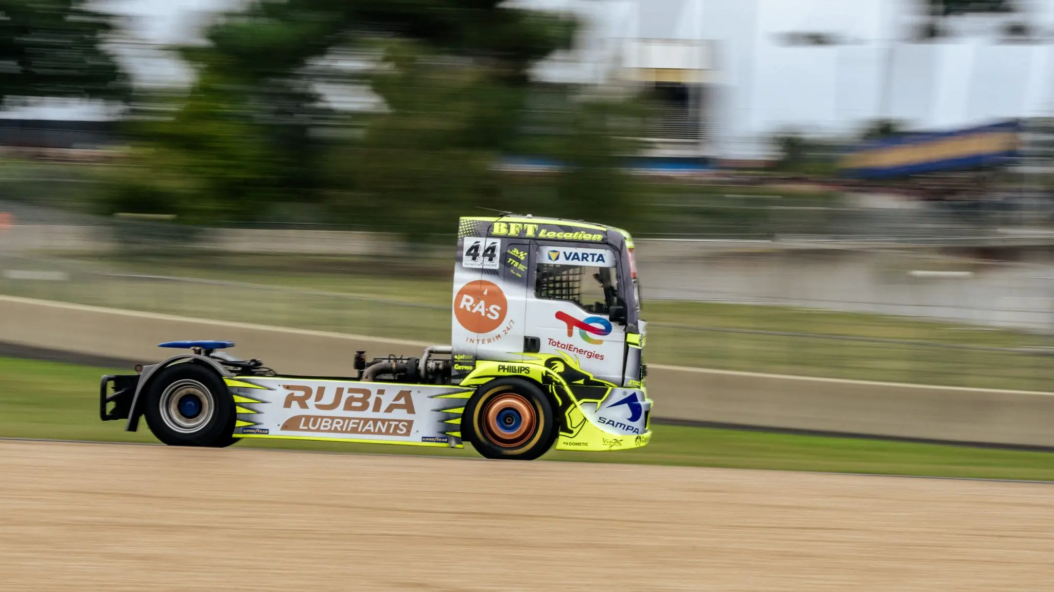 Couverture&nbsp;photo&nbsp;des&nbsp;24&nbsp;Heures&nbsp;Camions&nbsp;pour&nbsp;RAS&nbsp;Int&eacute;rim