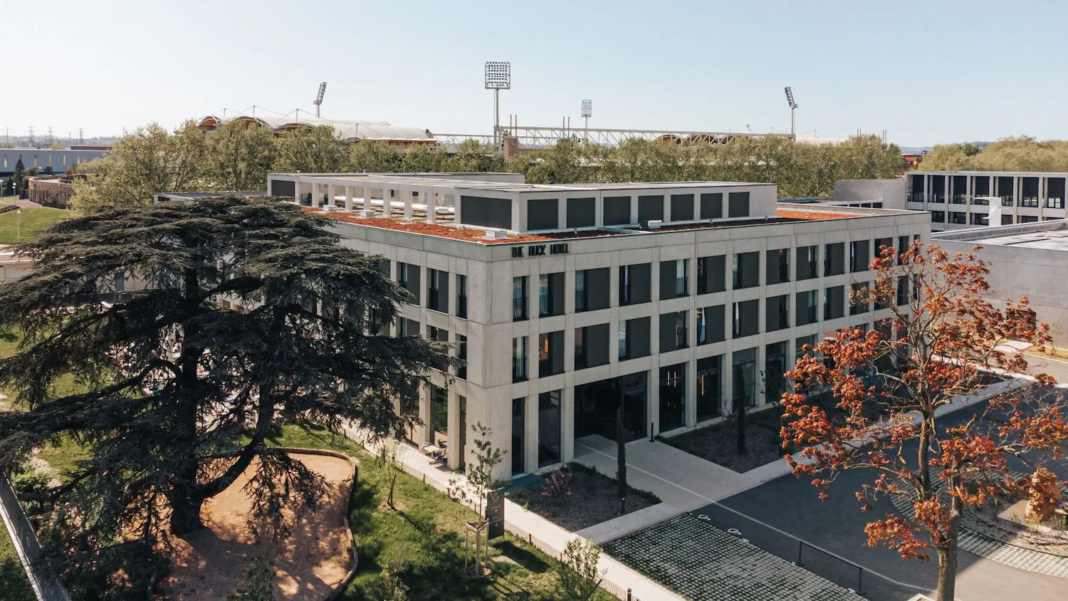 Vue&nbsp;a&eacute;rienne&nbsp;par&nbsp;drone&nbsp;de&nbsp;la&nbsp;piscine&nbsp;du&nbsp;Ruck&nbsp;Hotel