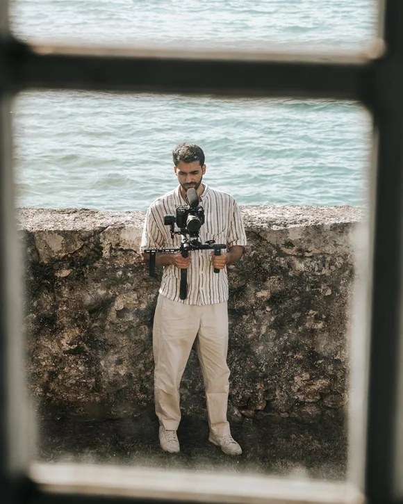 Alex, photographe et vidéaste mariage chez Poly Prods